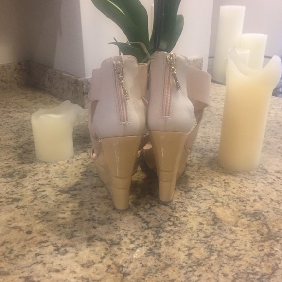 NEW Diane Von Furstenberg Wedge Heels. Size 10 - Picture 6 of 7